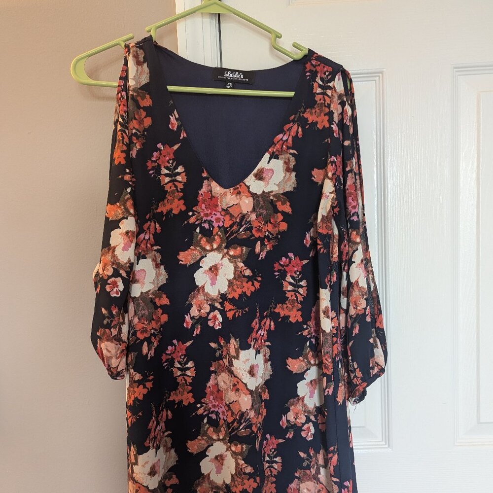 Lulus shifting dears navy blue floral print dress